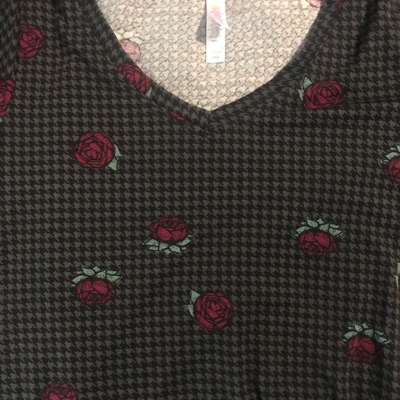 LuLaRoe Tops - LulaRoe Christy Tee LuLaRoe Tops - LulaRoe Christy Tee